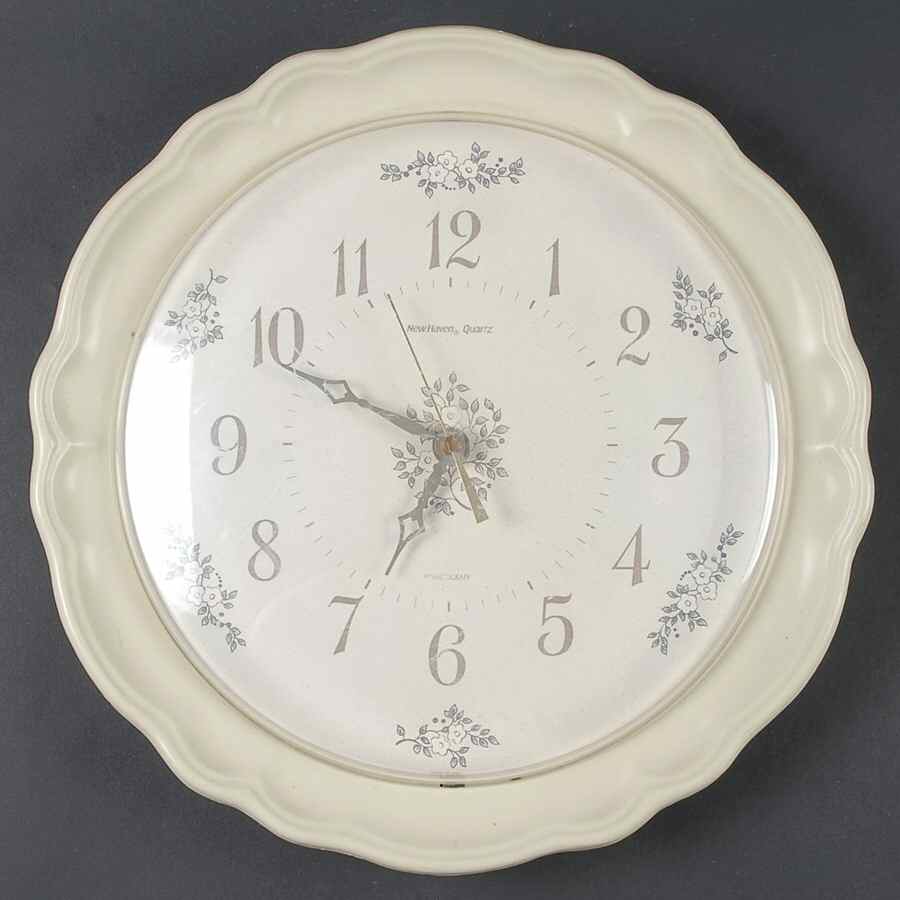 Heirloom Hanging Wall Clock by Pfaltzgraff-1