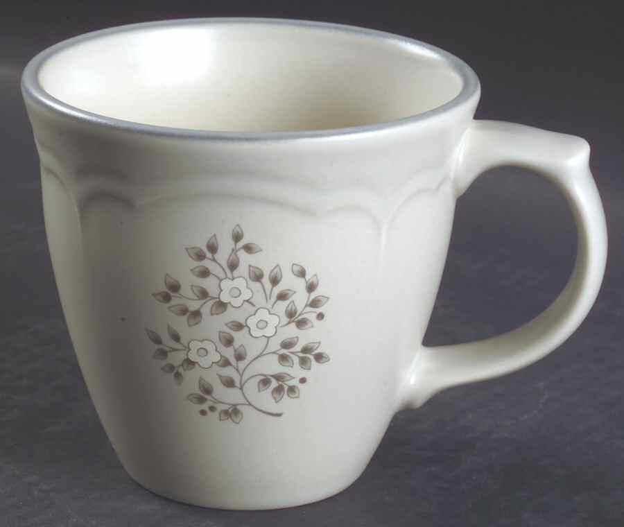 Heirloom Cafe Mug by Pfaltzgraff-1