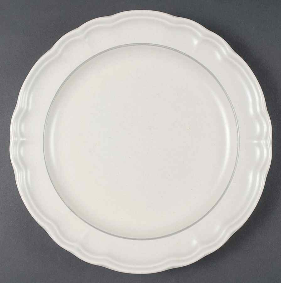 Heirloom Dinner Plate by Pfaltzgraff-1