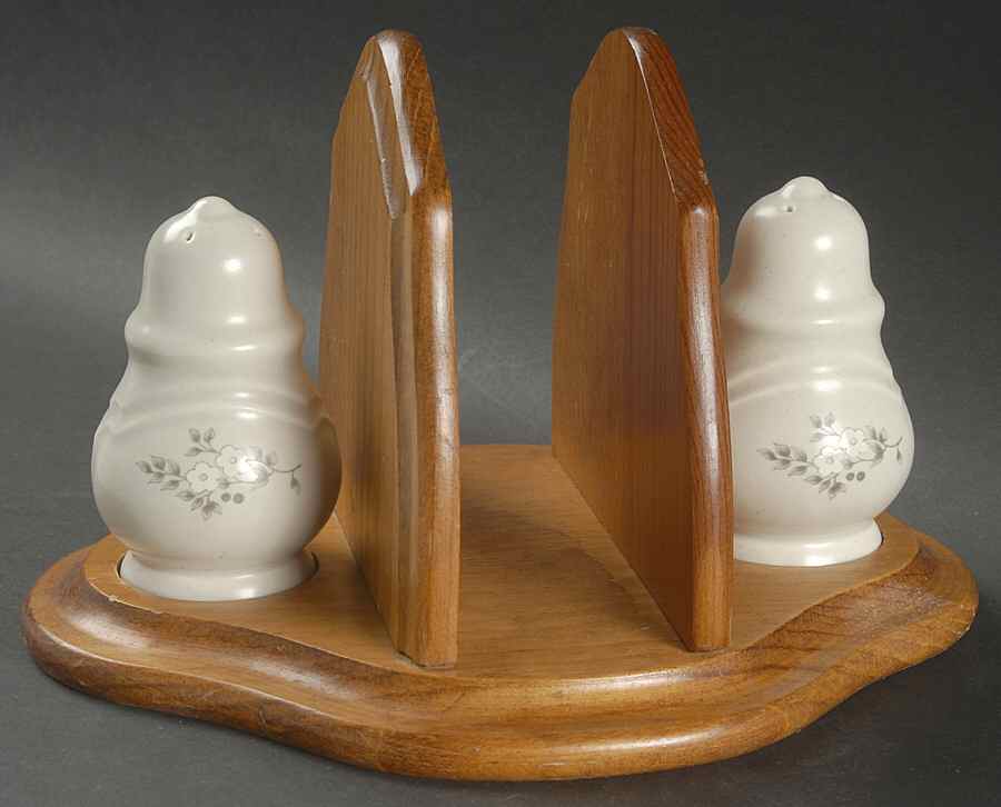 Heirloom Napkin/S&P w/Wood Tray by Pfaltzgraff-1