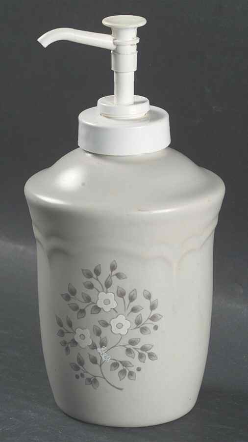 Heirloom Lotion Dispenser by Pfaltzgraff-1