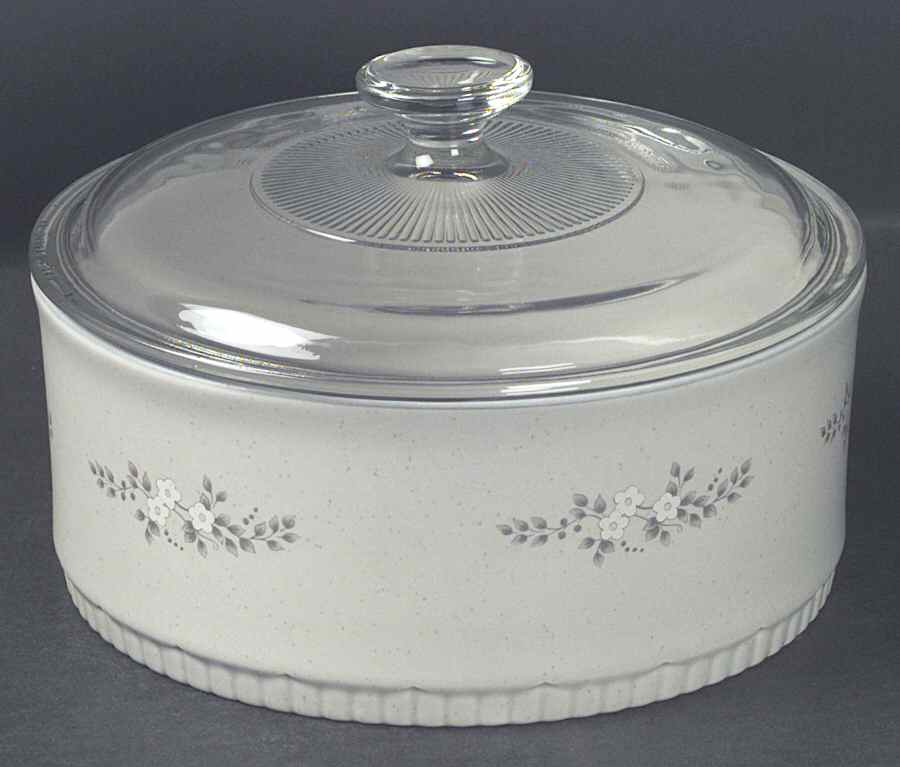 Heirloom 2.5 Quart Round Covered Baker by Pfaltzgraff-1