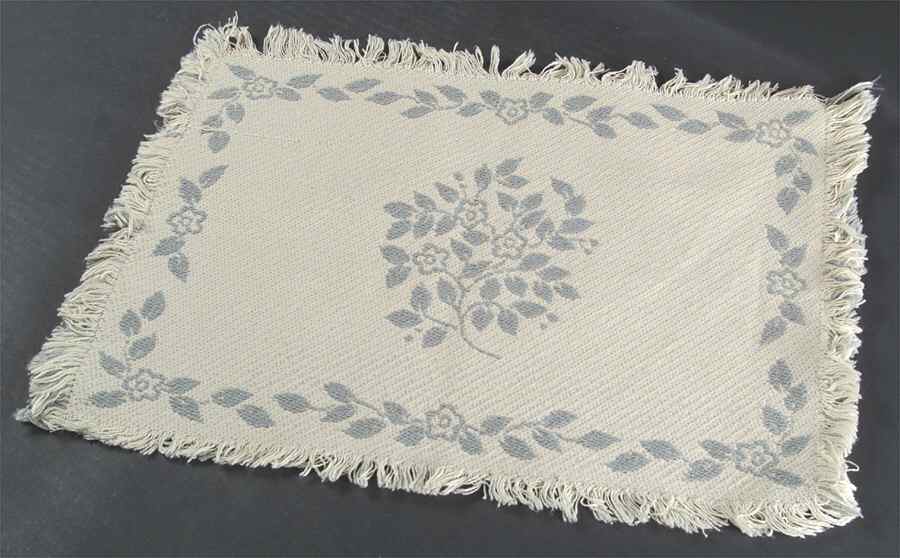 Heirloom Cloth Placemat by Pfaltzgraff-1