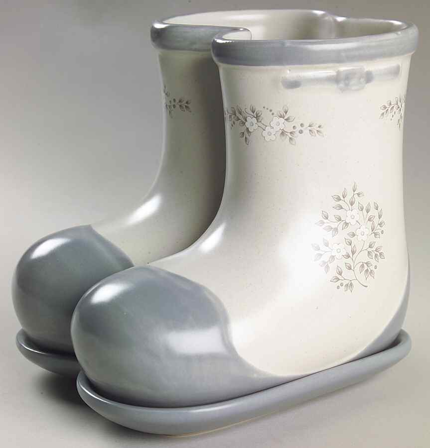 Heirloom Boots Planter & Underplate by Pfaltzgraff-1