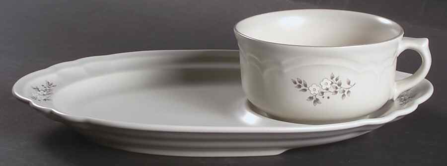 Heirloom Snack Tray & Soup Mug Set by Pfaltzgraff-1