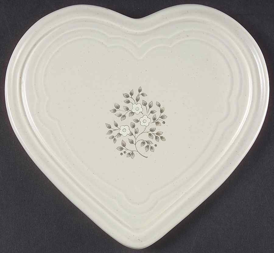 Heirloom Trivet by Pfaltzgraff-1
