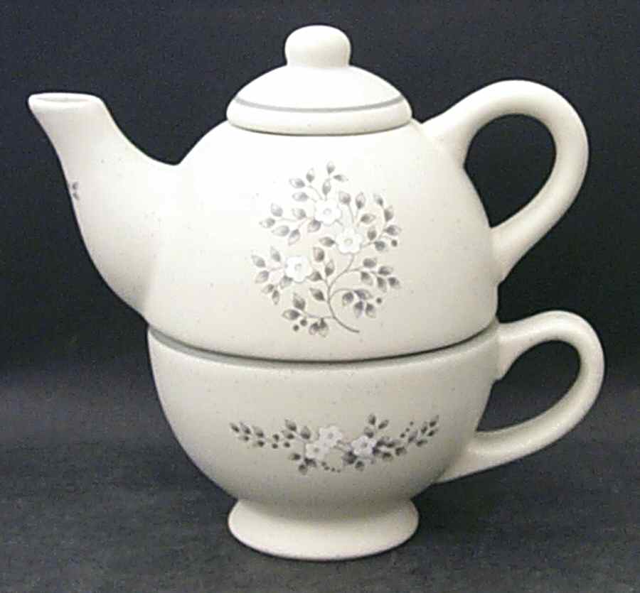 Heirloom Individual Teapot & Lid with Cup by Pfaltzgraff-1