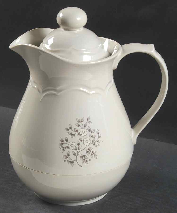 Heirloom Plastic Thermos/Carafe & Lid by Pfaltzgraff-1