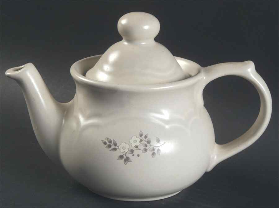 Heirloom Mini Teapot & Lid by Pfaltzgraff-1