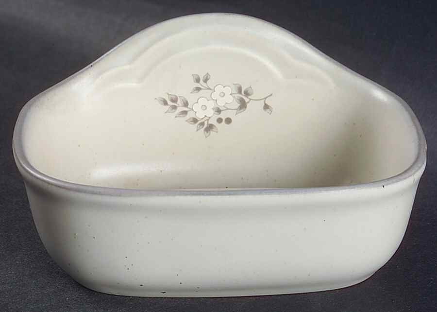 Heirloom Soap Dish by Pfaltzgraff-1