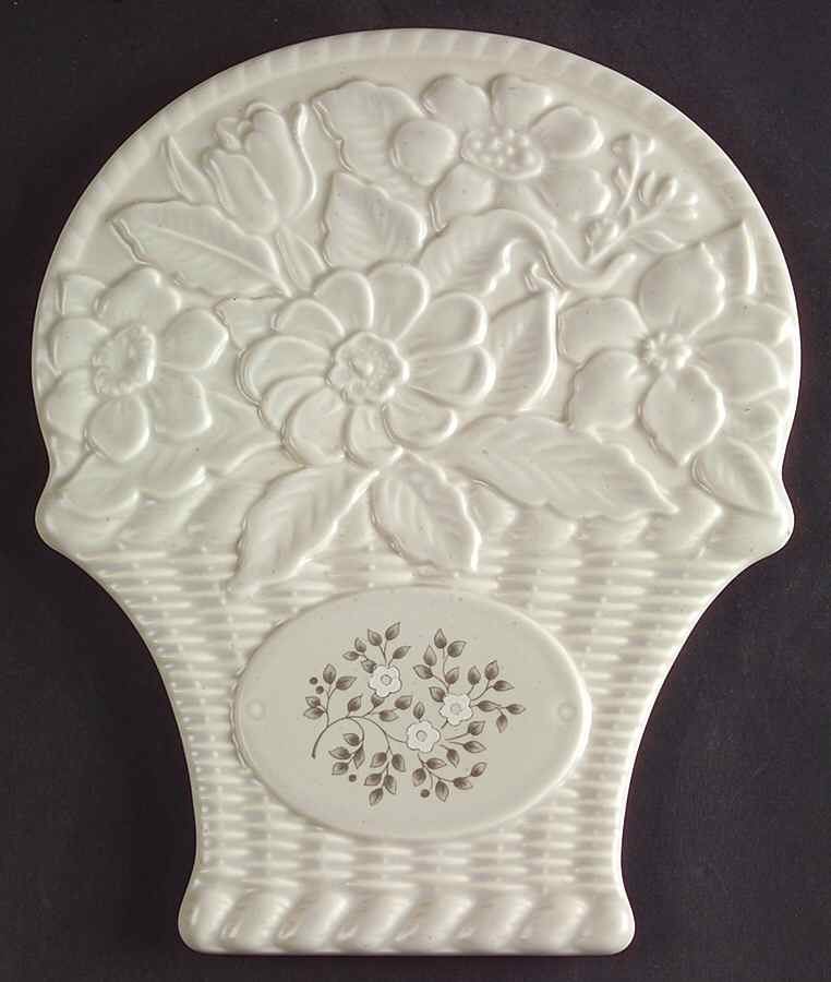 Heirloom Trivet by Pfaltzgraff-1