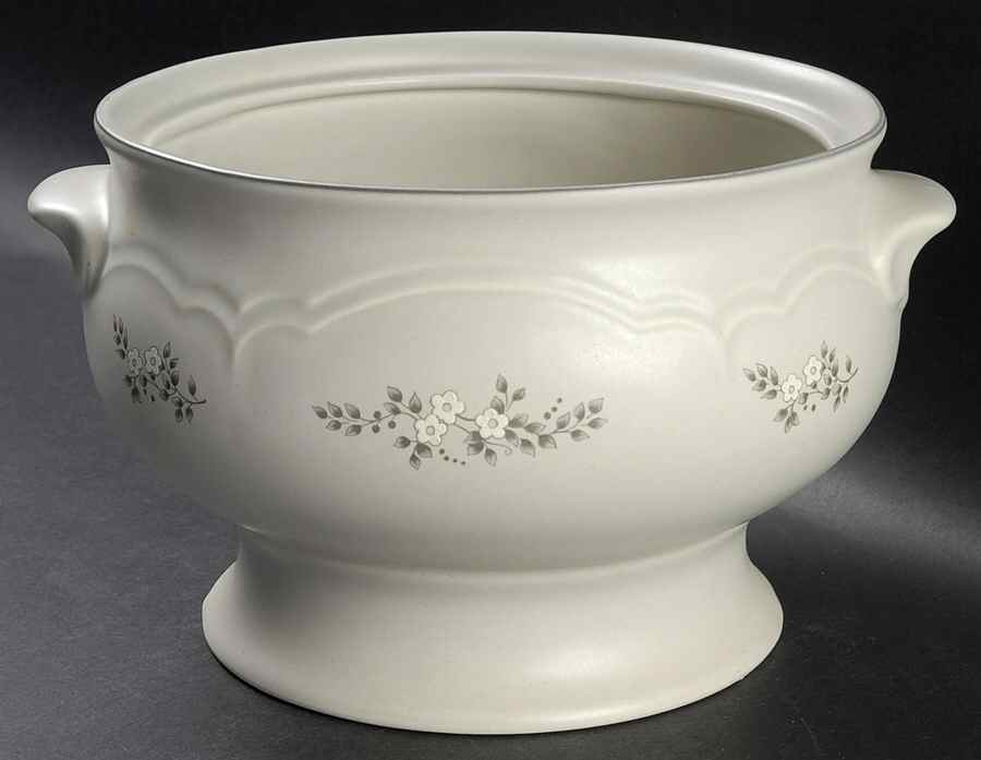 Heirloom Tureen No Lid by Pfaltzgraff-1