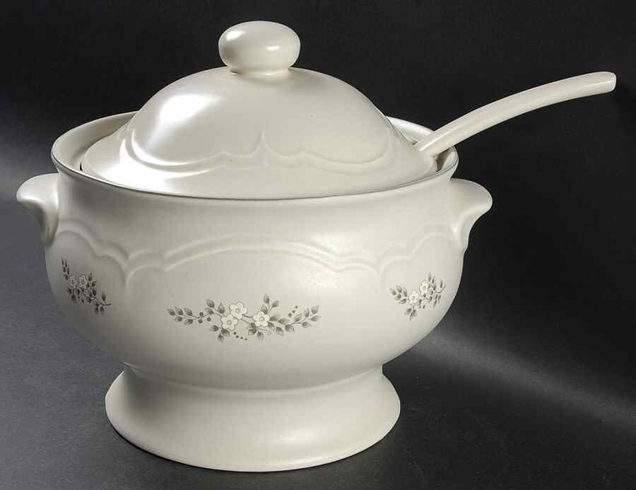 Heirloom Tureen & Lid w/Ladle by Pfaltzgraff-1