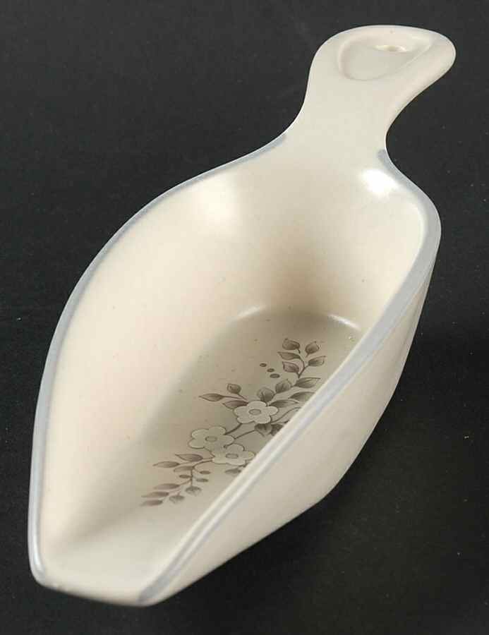 Heirloom Large Scoop by Pfaltzgraff-1