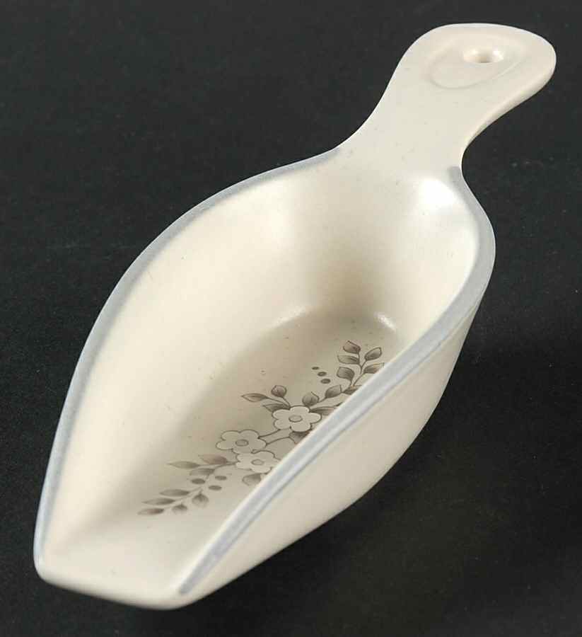 Heirloom Medium Scoop by Pfaltzgraff-1