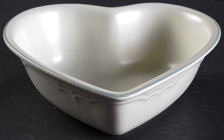 Heirloom 8" Heart Shaped Bowl by Pfaltzgraff-1