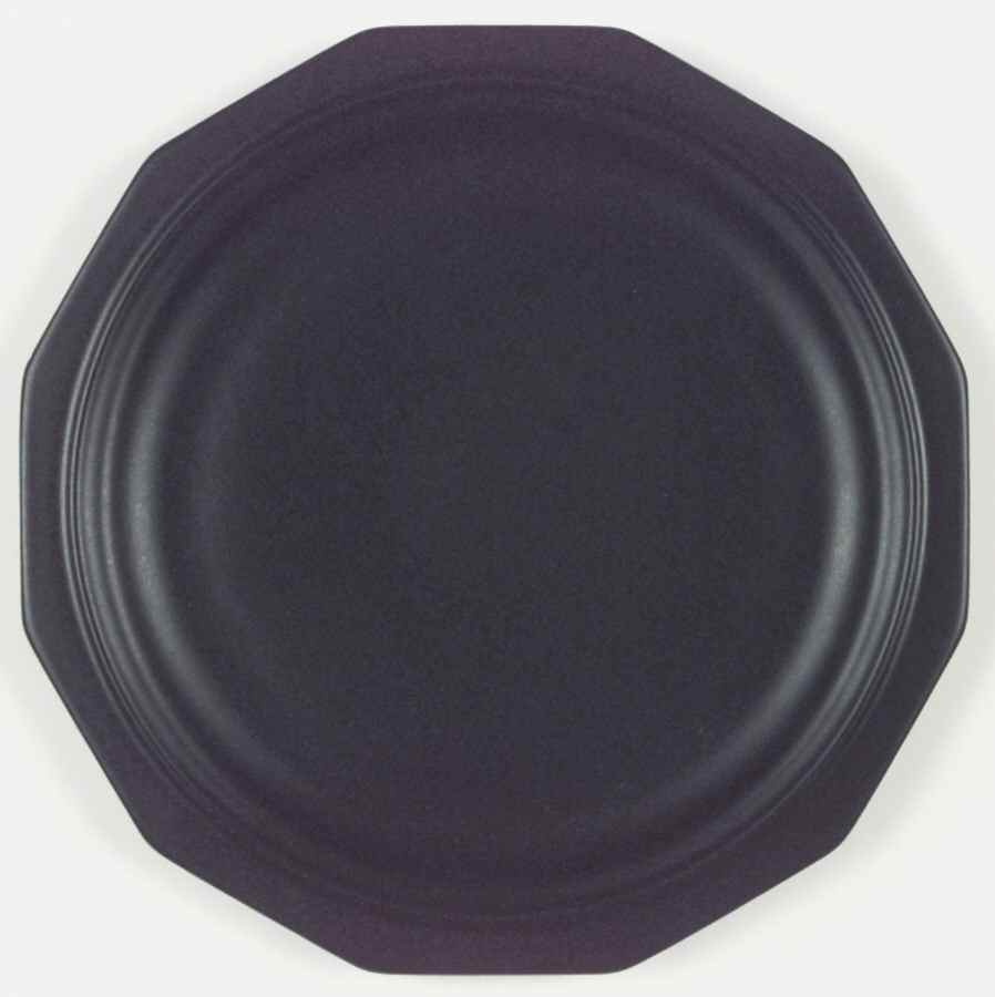Heritage Black Dinner Plate by Pfaltzgraff-1