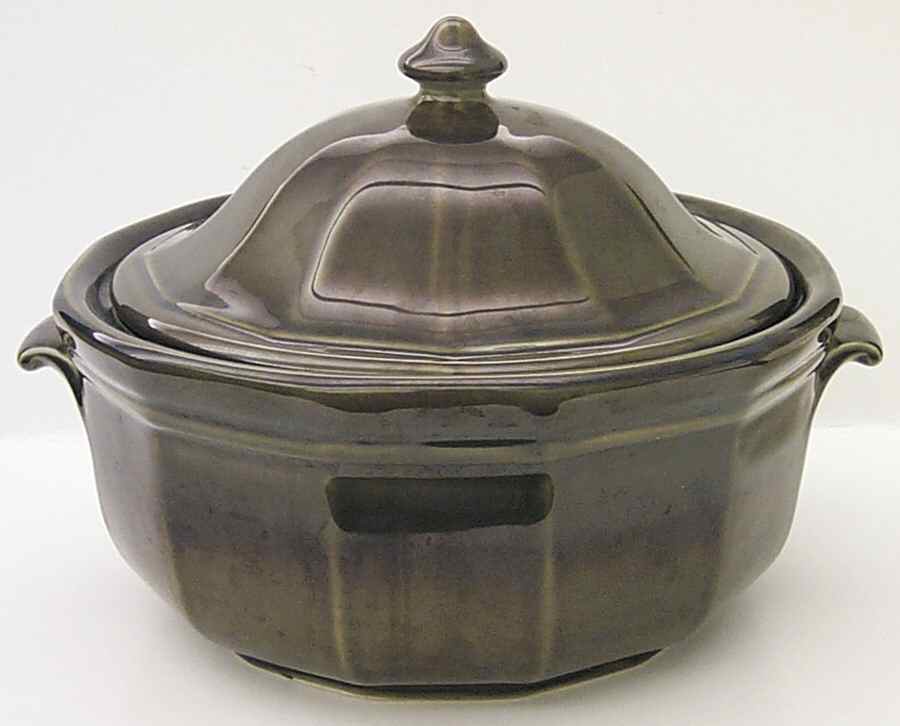 Heritage Green 3 Quart Round Covered Casserole by Pfaltzgraff-1
