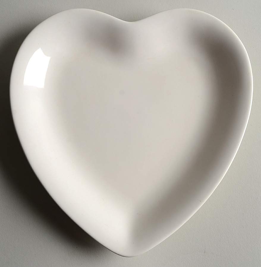 Heritage White 9" Heart Plate by Pfaltzgraff-1