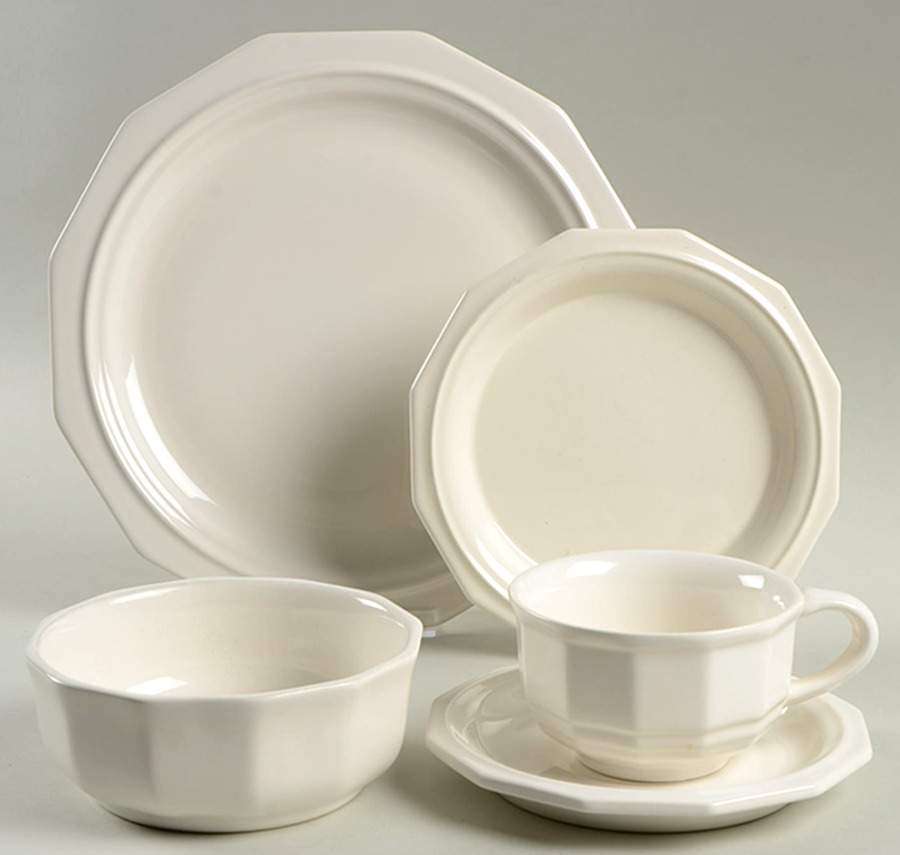 Heritage White 40 Piece Estate Set by Pfaltzgraff-1