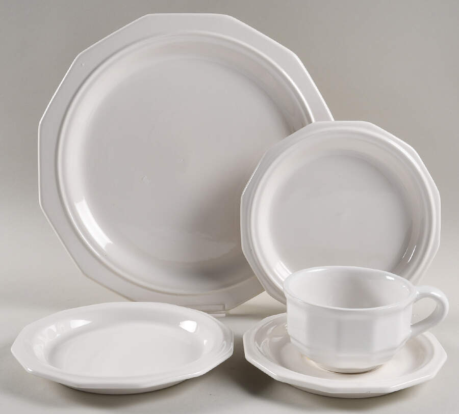 Heritage White 40  Piece Estate Set by Pfaltzgraff-1