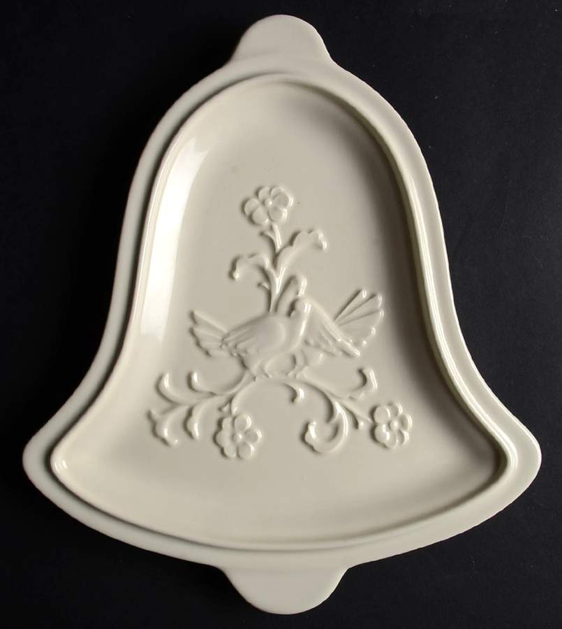 Heritage White 10" Wall Plate by Pfaltzgraff-1