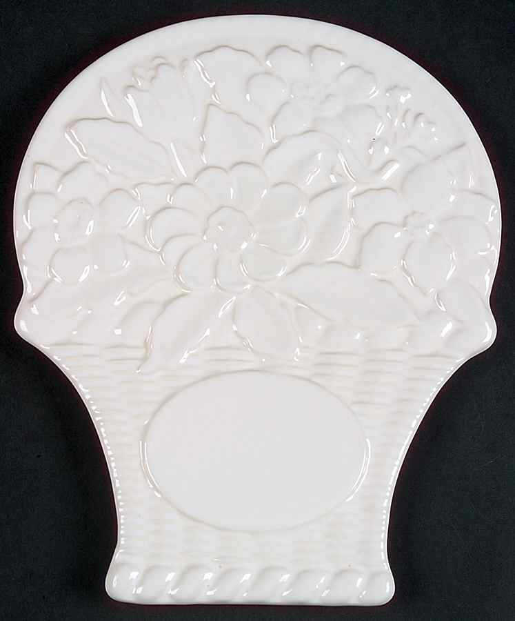 Heritage White Trivet by Pfaltzgraff-1