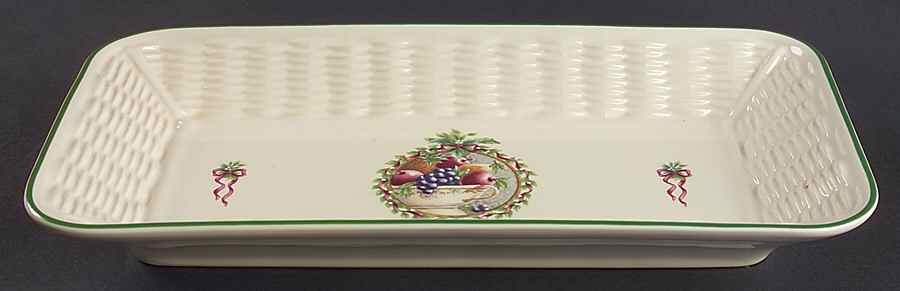 Holly Joy Bread Basket Tray by Pfaltzgraff-1