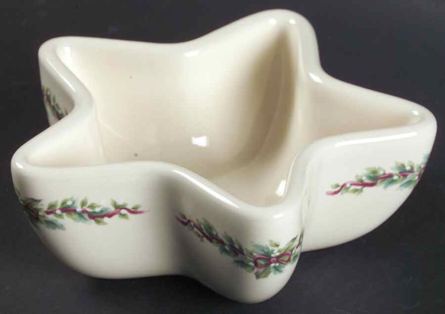 Holly Joy Star Votive by Pfaltzgraff-1