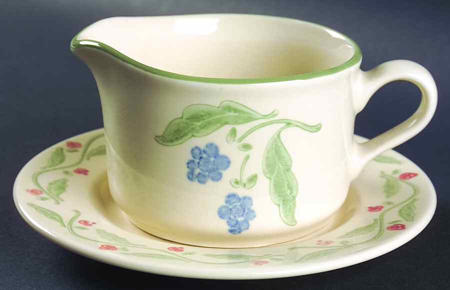 Honeybrooke Gravy Boat & Underplate by Pfaltzgraff-1