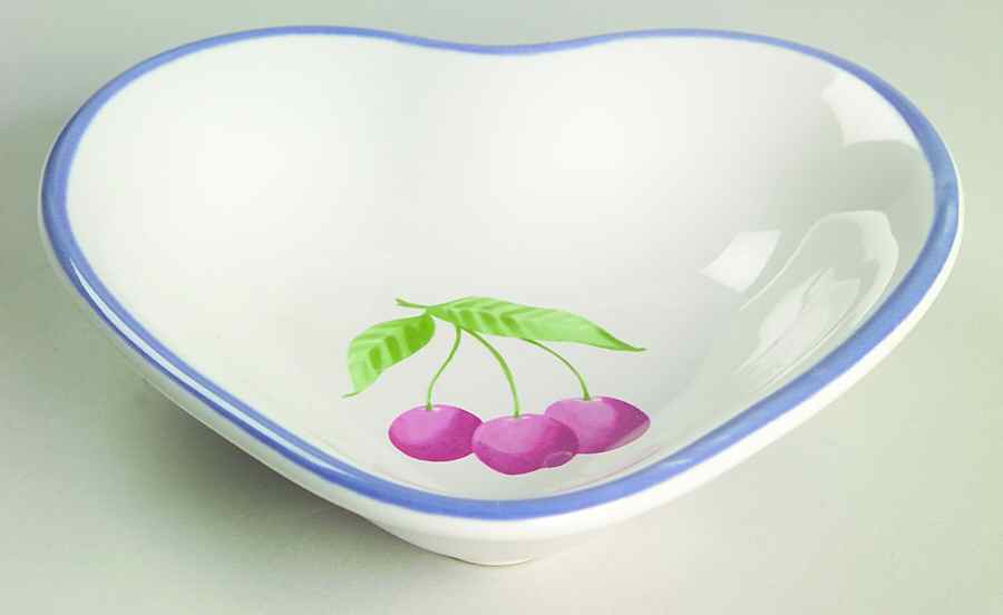 Hopscotch (Fruit) Heart Shaped Dish by Pfaltzgraff-1