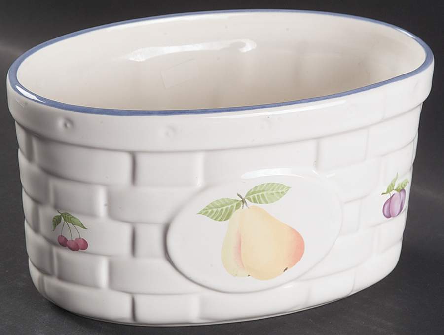 Hopscotch (Fruit) 8" Oval Basket by Pfaltzgraff-1