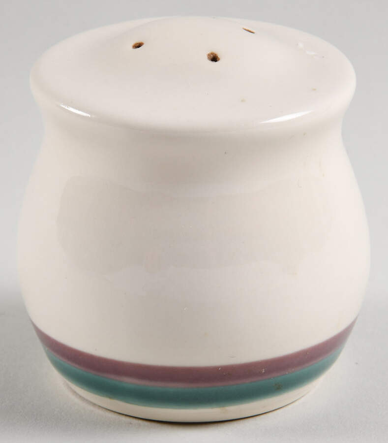 Juniper Pepper Shaker by Pfaltzgraff-1