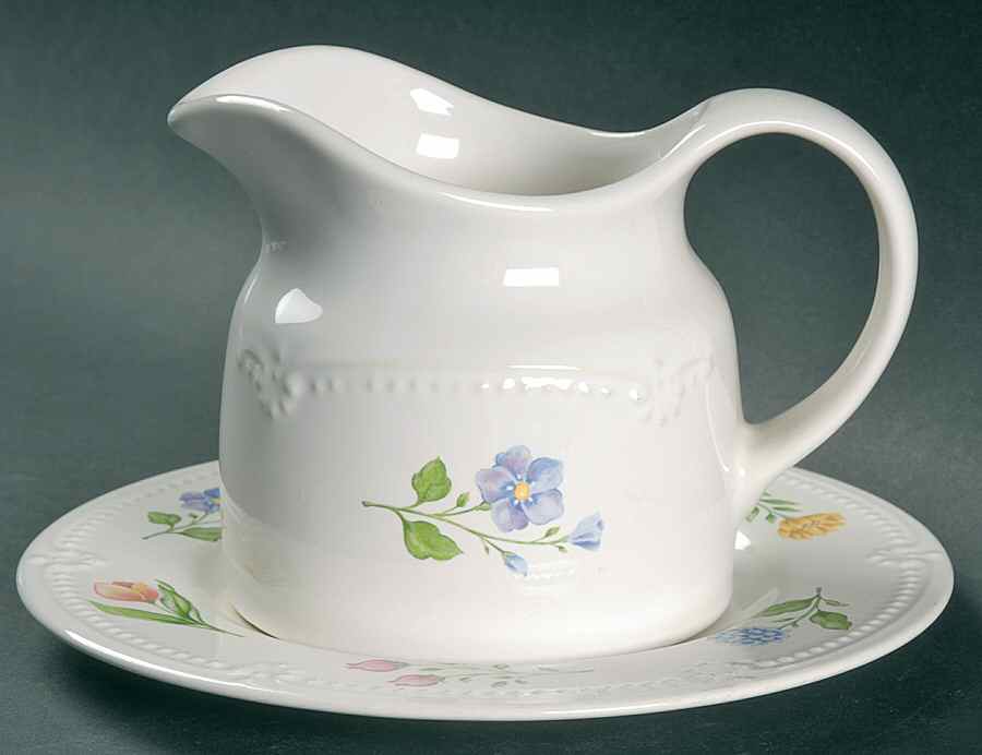 Laralynn Gravy Boat & Underplate by Pfaltzgraff-1