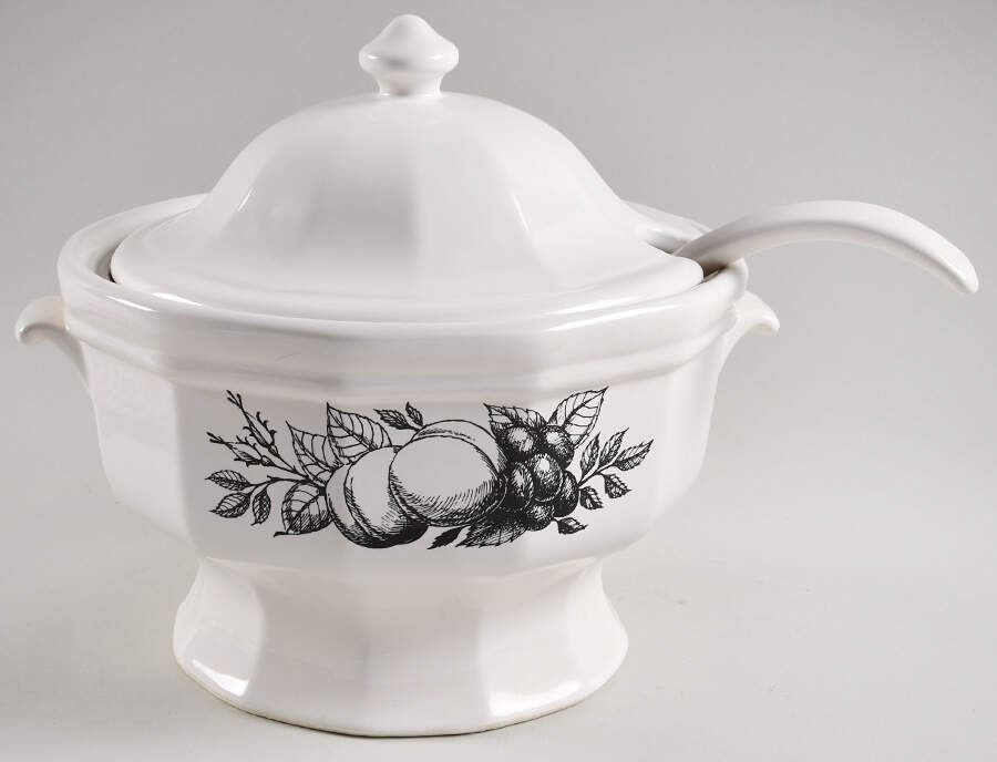 Market Basket Tureen & Lid w/Ladle by Pfaltzgraff-1