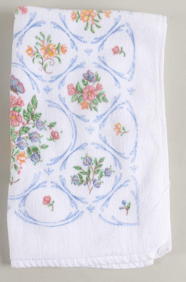 Meadow Lane Cloth Hand Towel by Pfaltzgraff-1
