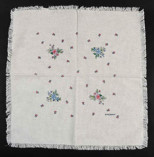 Meadow Lane Cloth Napkin by Pfaltzgraff-1