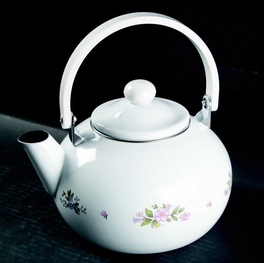 Meadow Lane Metal Kettle & Lid by Pfaltzgraff-1