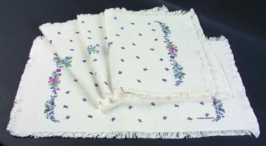 Meadow Lane Cloth Placemat - Set of 4 by Pfaltzgraff-1
