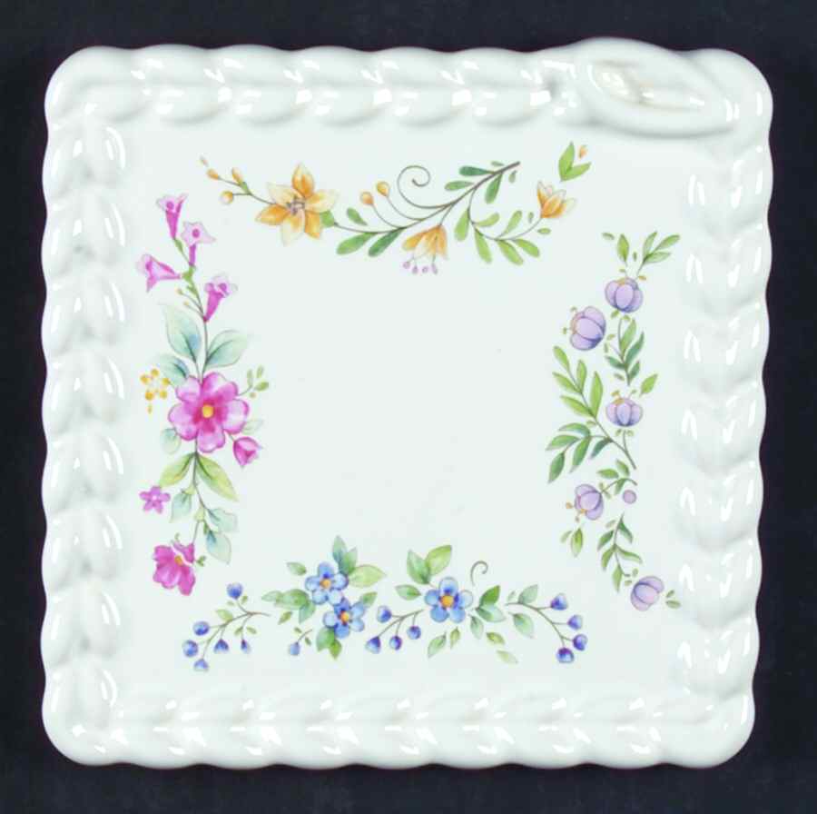 Meadow Lane Embossed Square Trivet by Pfaltzgraff-1
