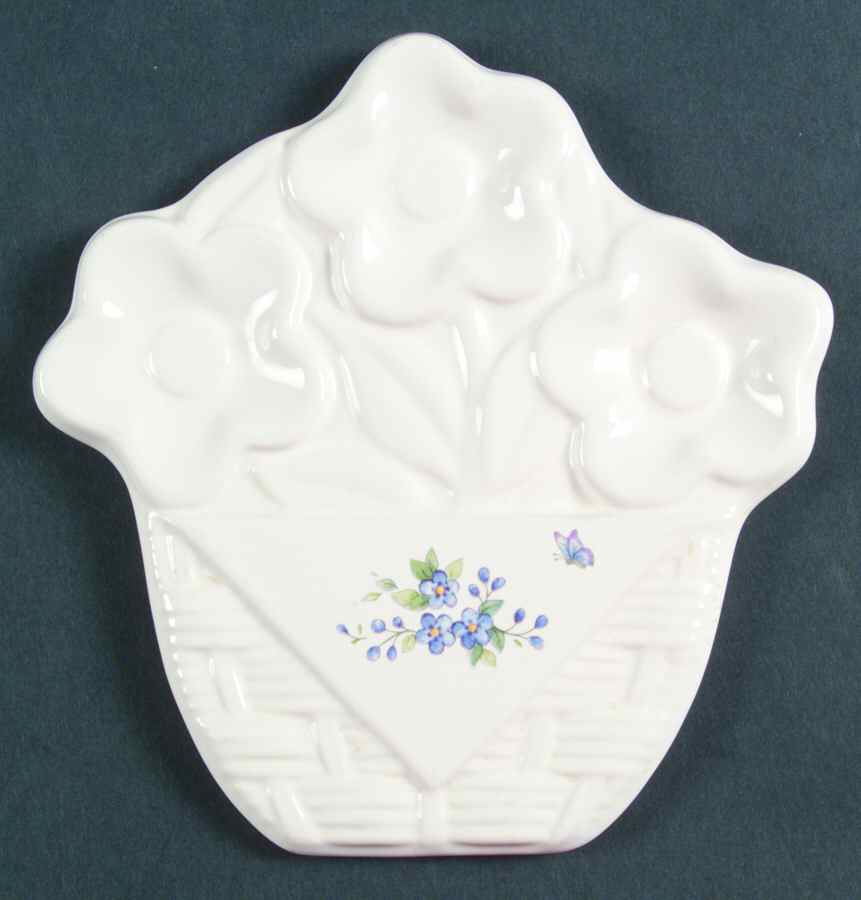 Meadow Lane Sculpted Trivet by Pfaltzgraff-1