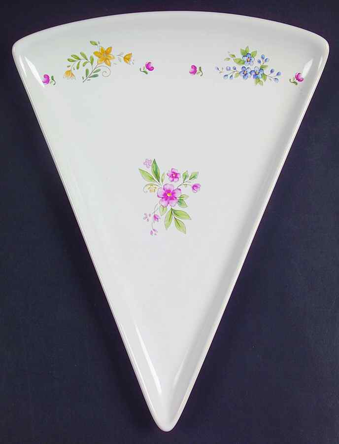 Meadow Lane Triangular Shape Slice Plate by Pfaltzgraff-1