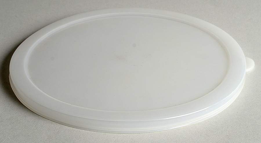 Meadow Lane Plastic Lid For 7 3/4" Metal Bowl by Pfaltzgraff-1