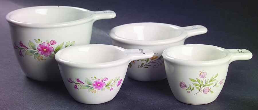 Meadow Lane Measuring Cup Set (1 Cup,1/2 Cup,1/3 Cup,1/4 Cup) by Pfaltzgraff-1