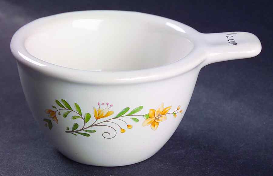 Meadow Lane 1/2 Cup Measuring Cup by Pfaltzgraff-1