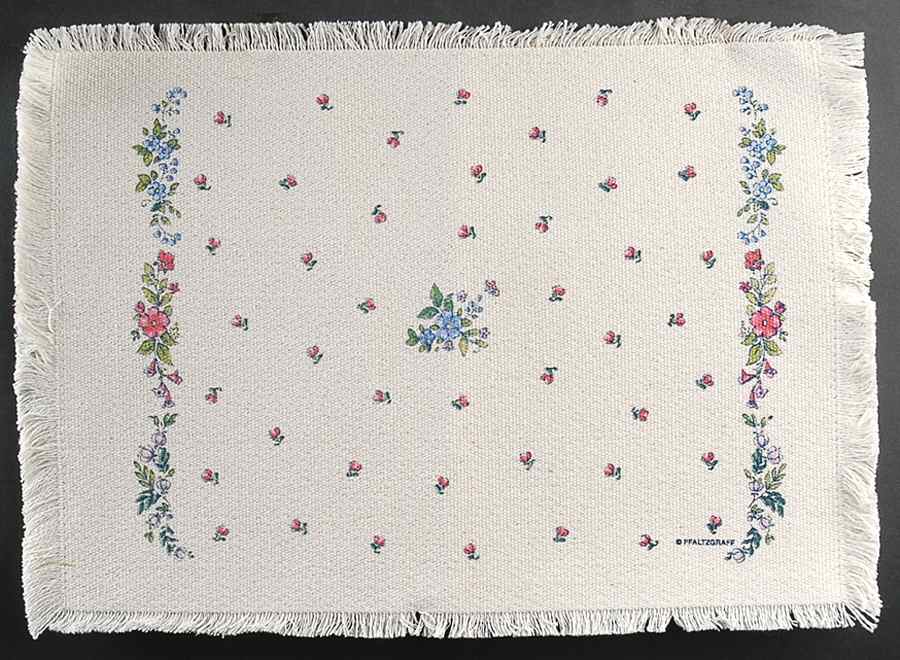 Meadow Lane Cloth Placemat by Pfaltzgraff-1