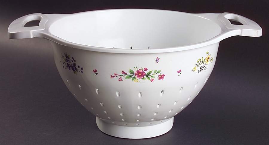 Meadow Lane Melamine Colander by Pfaltzgraff-1