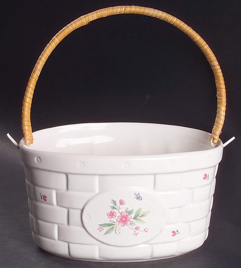 Meadow Lane Medium Basket with Handle by Pfaltzgraff-1