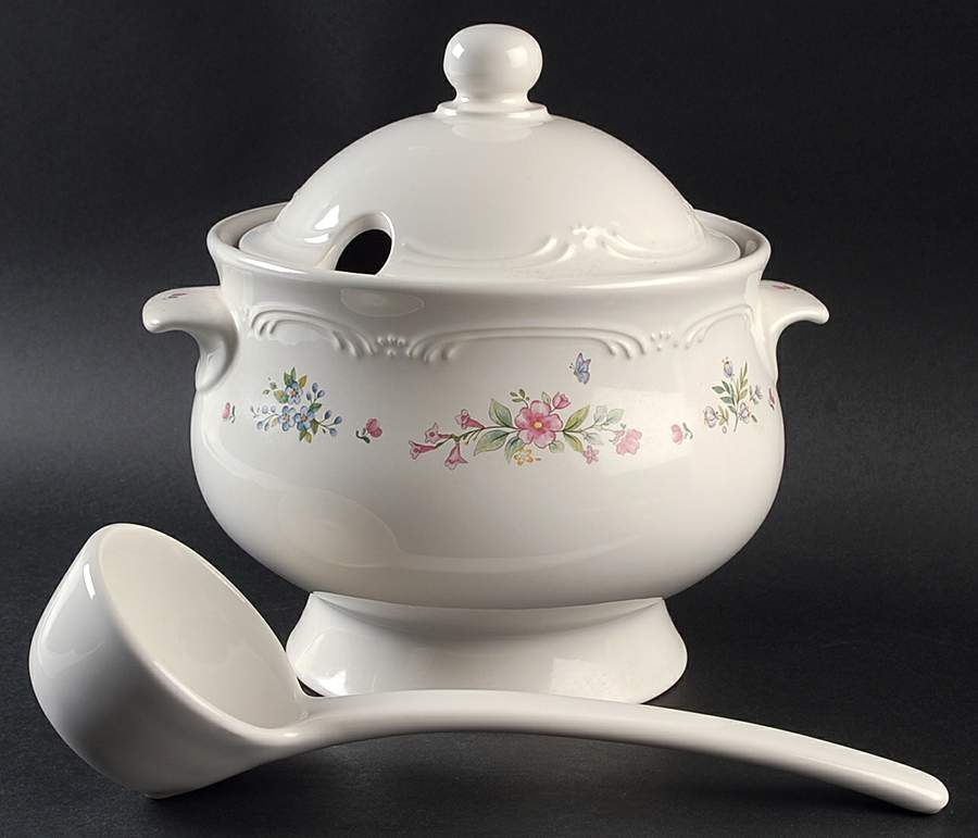 Meadow Lane Tureen & Lid w/Ladle by Pfaltzgraff-1