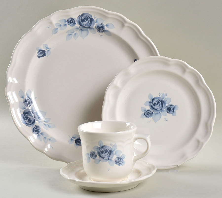 Memories 4 Piece Place Setting by Pfaltzgraff-1